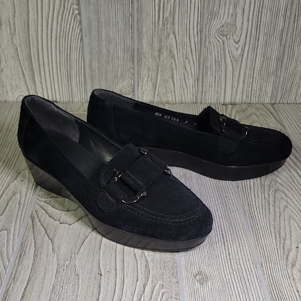 Stuart Weitzman Black Suede Wedge Loafers Womens Size 7